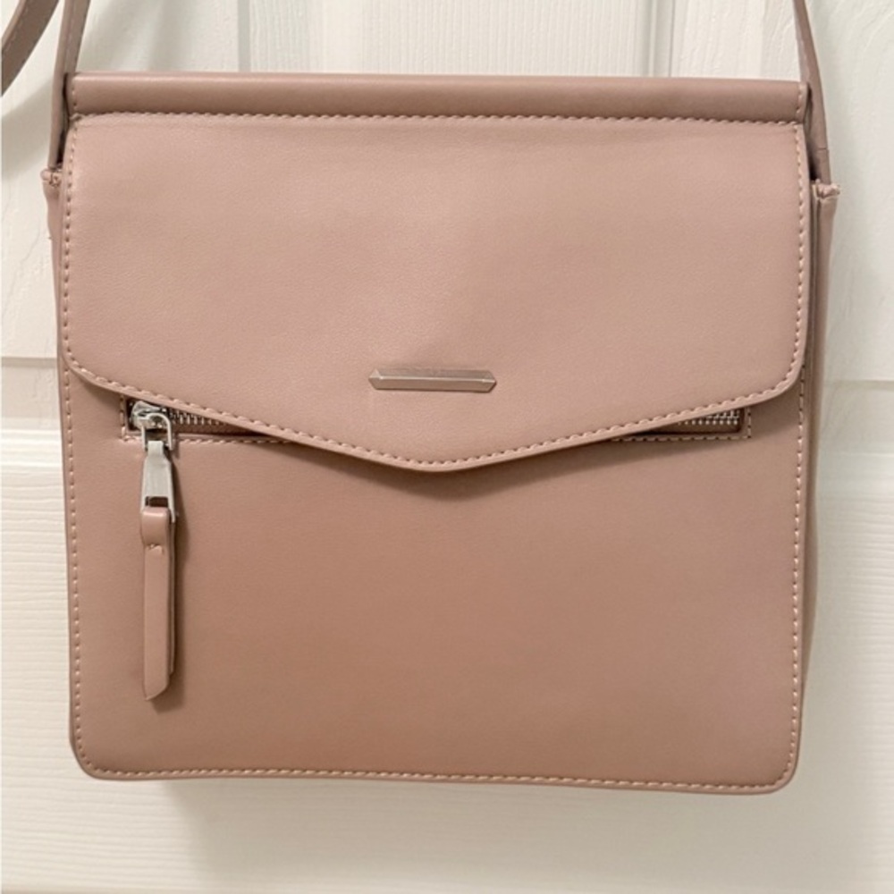 Miztique VEGAN LEATHER Blush Crossbody Bag RARE design! Excellent Condition